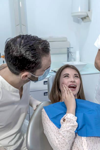 Best Broken or Cracked Tooth Emergency Dentist in Winsted, CT